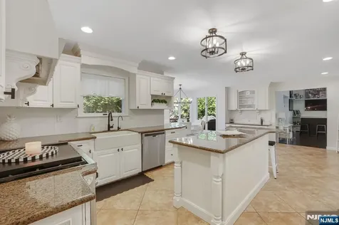 6 Kristen Court Wayne NJ 07470
