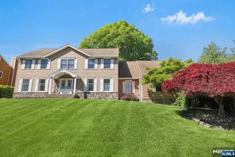 6 Kristen Court Wayne NJ 07470