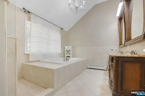 6 Kristen Court Wayne NJ 07470