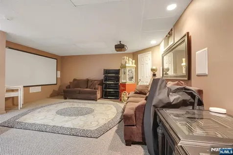 6 Kristen Court Wayne NJ 07470