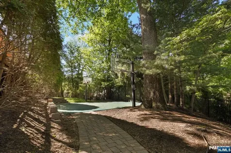 6 Kristen Court Wayne NJ 07470