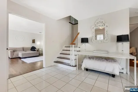 6 Kristen Court Wayne NJ 07470