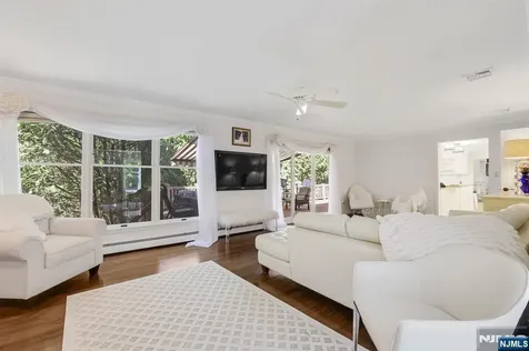 6 Kristen Court Wayne NJ 07470