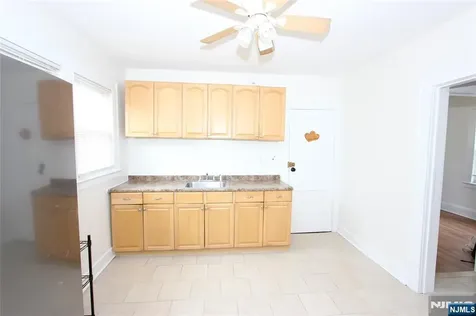 1 West Street Elmwood Park NJ 07407