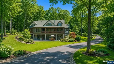 17 Quaker Church Road Allamuchy NJ 07821