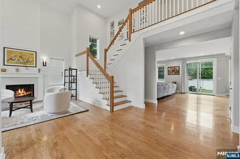 95 Mezzine Drive Cresskill NJ 07626