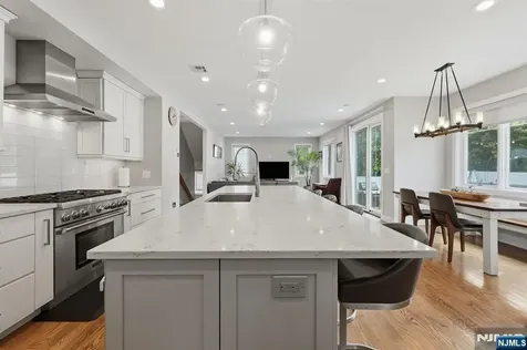 95 Mezzine Drive Cresskill NJ 07626