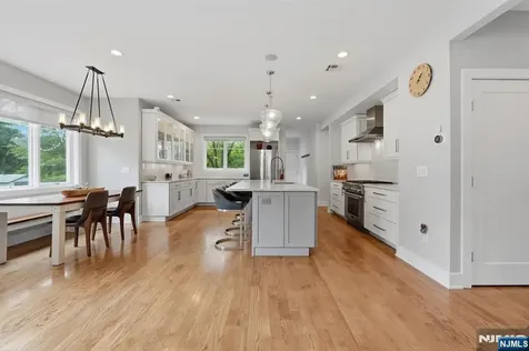 95 Mezzine Drive Cresskill NJ 07626
