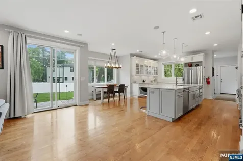 95 Mezzine Drive Cresskill NJ 07626