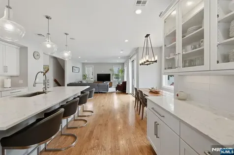95 Mezzine Drive Cresskill NJ 07626