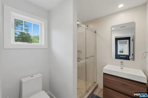 95 Mezzine Drive Cresskill NJ 07626