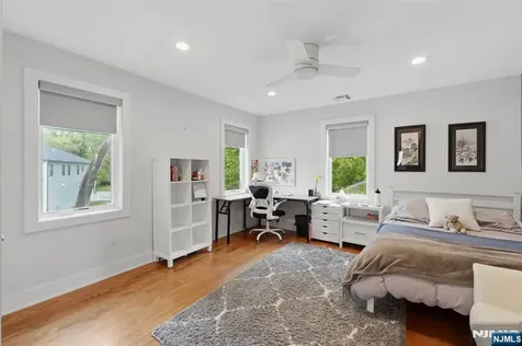 95 Mezzine Drive Cresskill NJ 07626