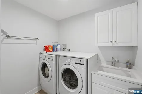 95 Mezzine Drive Cresskill NJ 07626