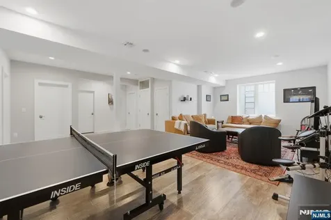 95 Mezzine Drive Cresskill NJ 07626