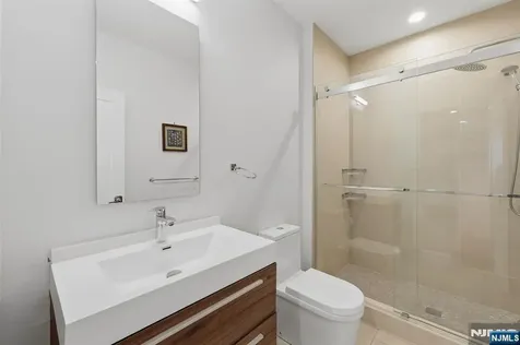 95 Mezzine Drive Cresskill NJ 07626