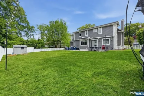 95 Mezzine Drive Cresskill NJ 07626