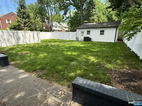 867 River Road Teaneck NJ 07666