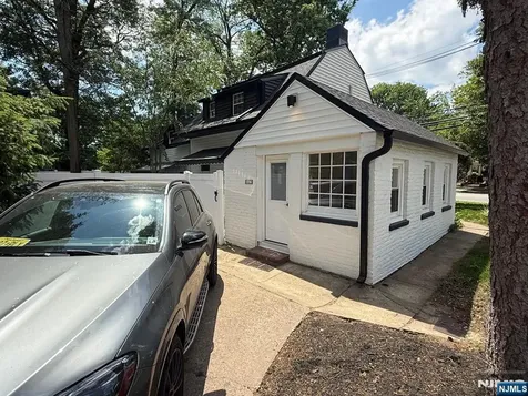 867 River Road Teaneck NJ 07666