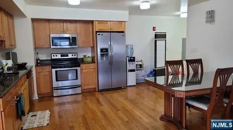 411 E Brinkerhoff Avenue Palisades Park NJ 07650