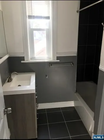 12 Madison Avenue Lodi NJ 07644