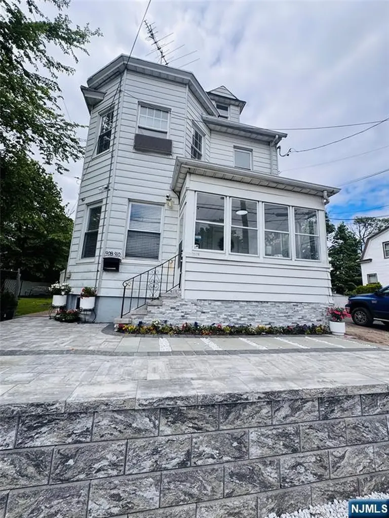 910 28th Street Paterson NJ 07513