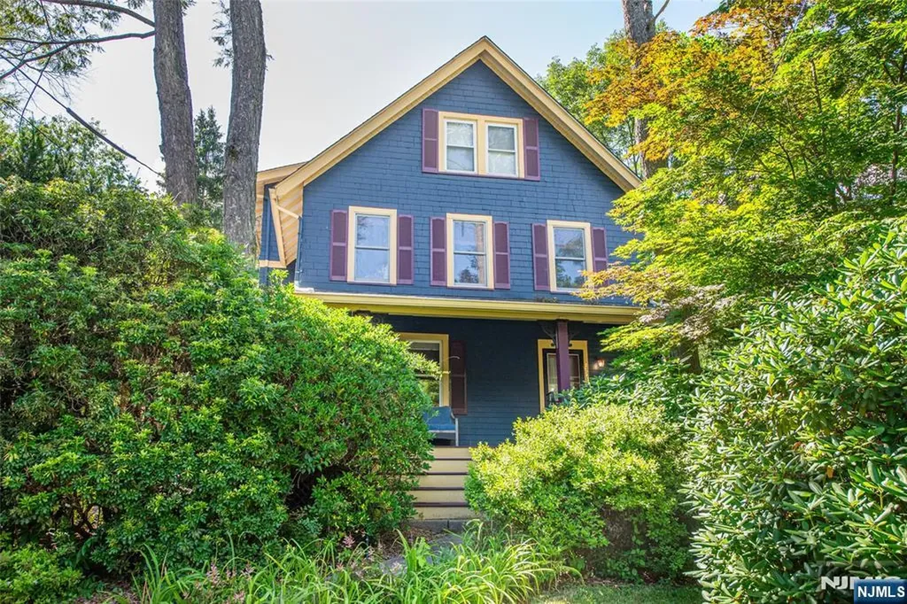 530 Up Mountain Avenue Montclair NJ 07043