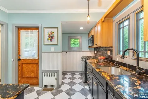 530 Up Mountain Avenue Montclair NJ 07043