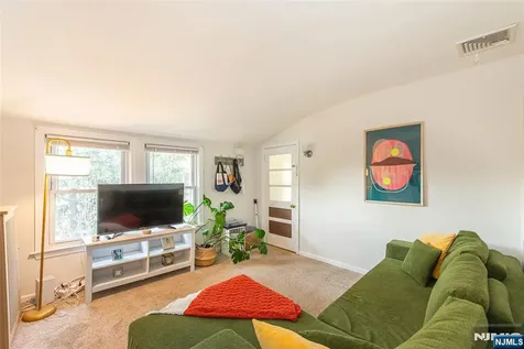 530 Up Mountain Avenue Montclair NJ 07043