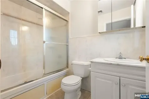253 Warren Avenue Fort Lee NJ 07024
