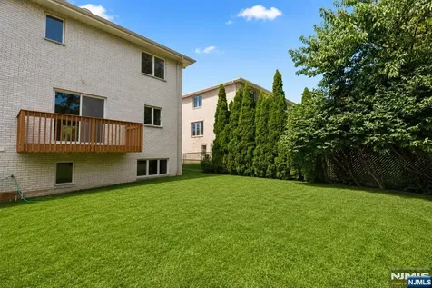 253 Warren Avenue Fort Lee NJ 07024