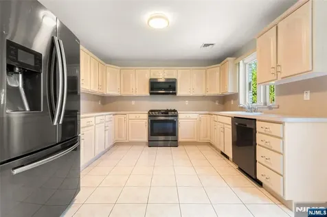 253 Warren Avenue Fort Lee NJ 07024