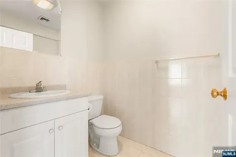 253 Warren Avenue Fort Lee NJ 07024