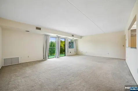 521 Piermont Avenue River Vale NJ 07675