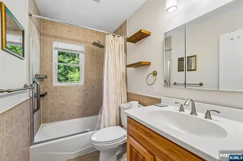 158 Morningside Road Paramus NJ 07652