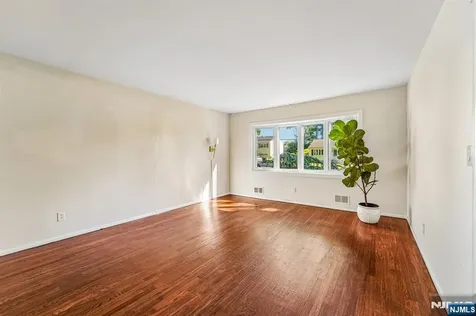 158 Morningside Road Paramus NJ 07652