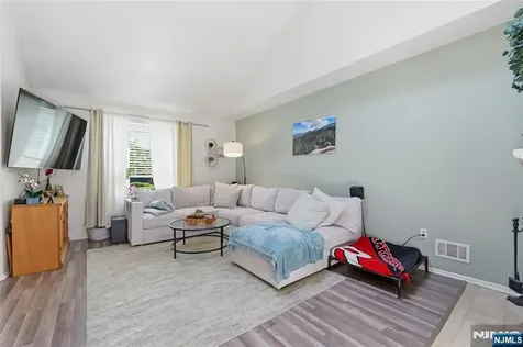 26 Driftwood Drive Franklin NJ 08873