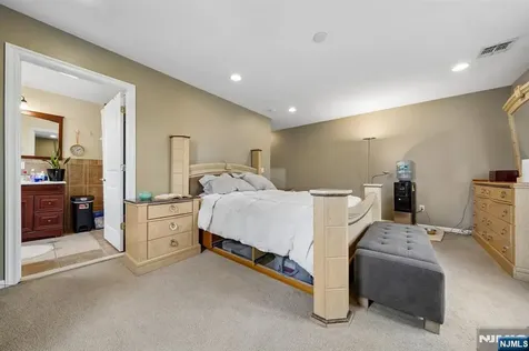 268 Bell Avenue Lodi NJ 07644