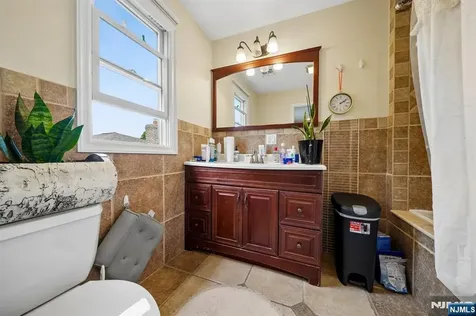 268 Bell Avenue Lodi NJ 07644