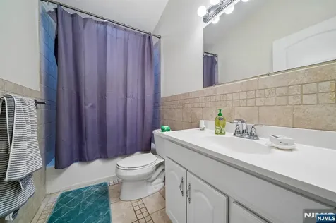 268 Bell Avenue Lodi NJ 07644