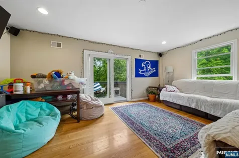 268 Bell Avenue Lodi NJ 07644