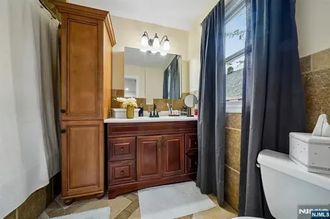 268 Bell Avenue Lodi NJ 07644
