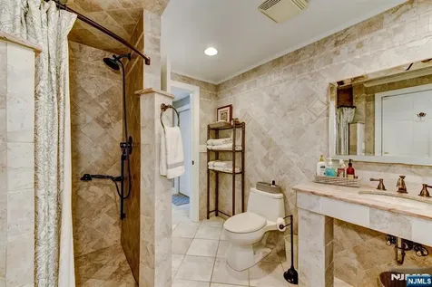 11 Carlisle Road Wayne NJ 07470