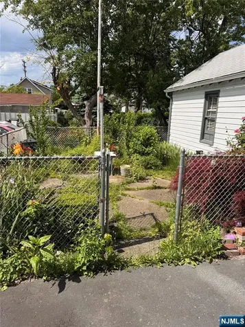 235 Dundee Avenue Paterson NJ 07503