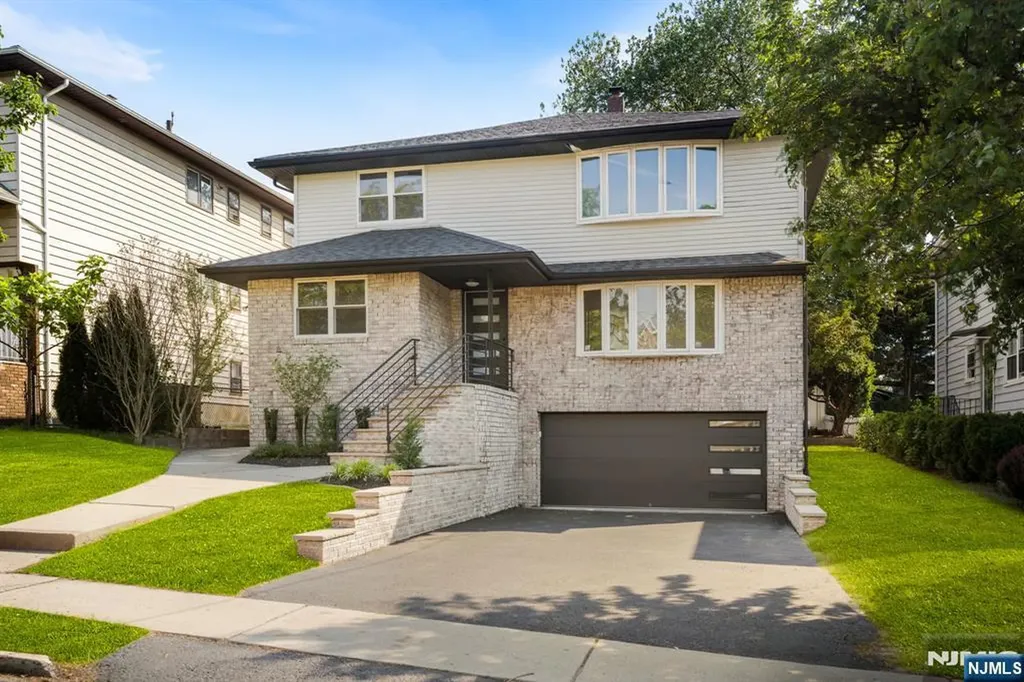 54 W Columbia Avenue Palisades Park NJ 07650