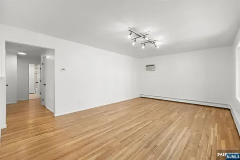 54 W Columbia Avenue Palisades Park NJ 07650