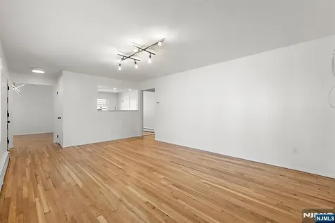 54 W Columbia Avenue Palisades Park NJ 07650