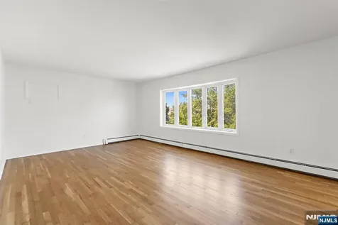 54 W Columbia Avenue Palisades Park NJ 07650