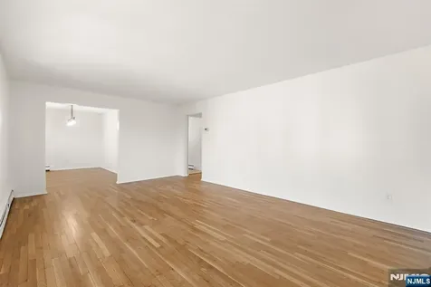 54 W Columbia Avenue Palisades Park NJ 07650