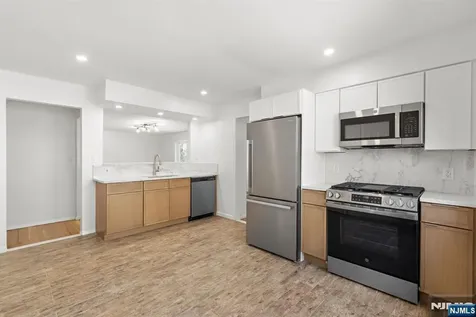 54 W Columbia Avenue Palisades Park NJ 07650
