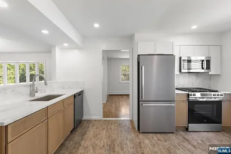 54 W Columbia Avenue Palisades Park NJ 07650